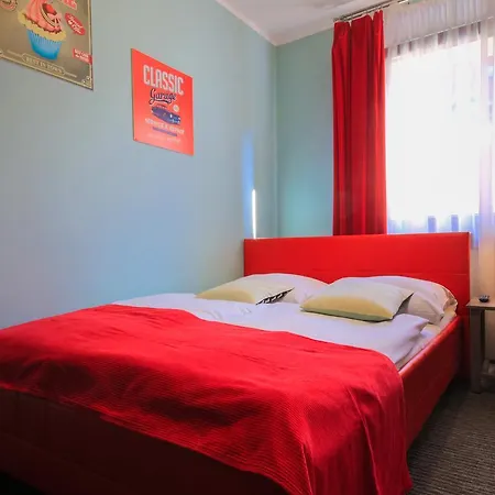 Glow Hostel *