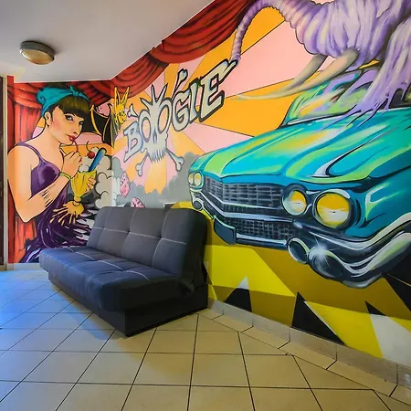 Glow Hostel *